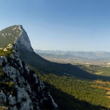 Gite Du Pic Saint Loup Valflaunes Exteriör bild